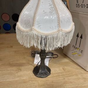 Vintage Elegant White Table Lamp with Fringe